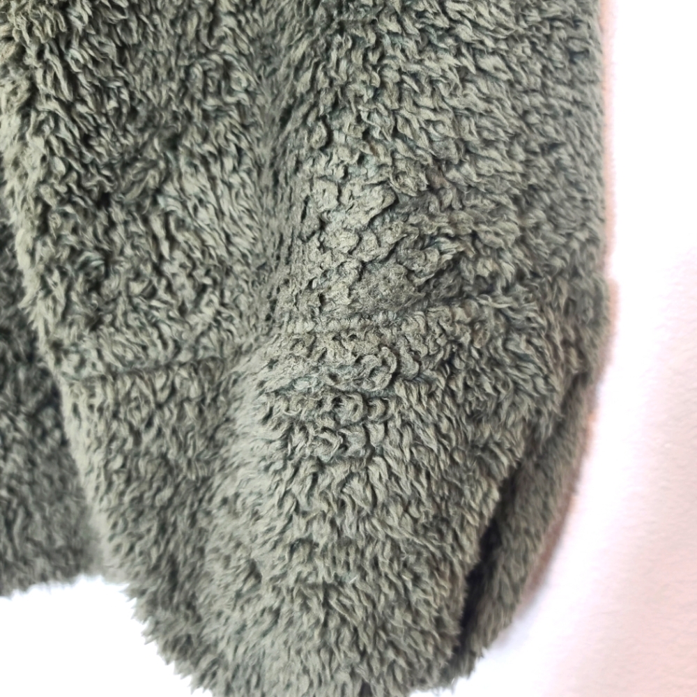 LULULEMON Warm Restore Sherpa Fleece Pullover in Army Green Size M/L - Picture 9 of 12